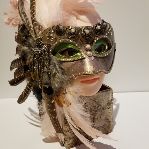 903 Mardi Gras masks - Picture 2 of 2